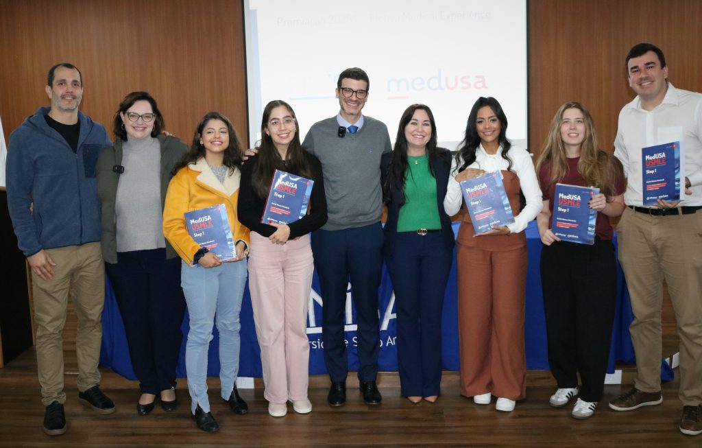 Melhores alunos são premiados no Programa Medicina Internacional