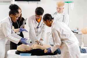 A importância das atividades extracurriculares na formação do estudante de Medicina