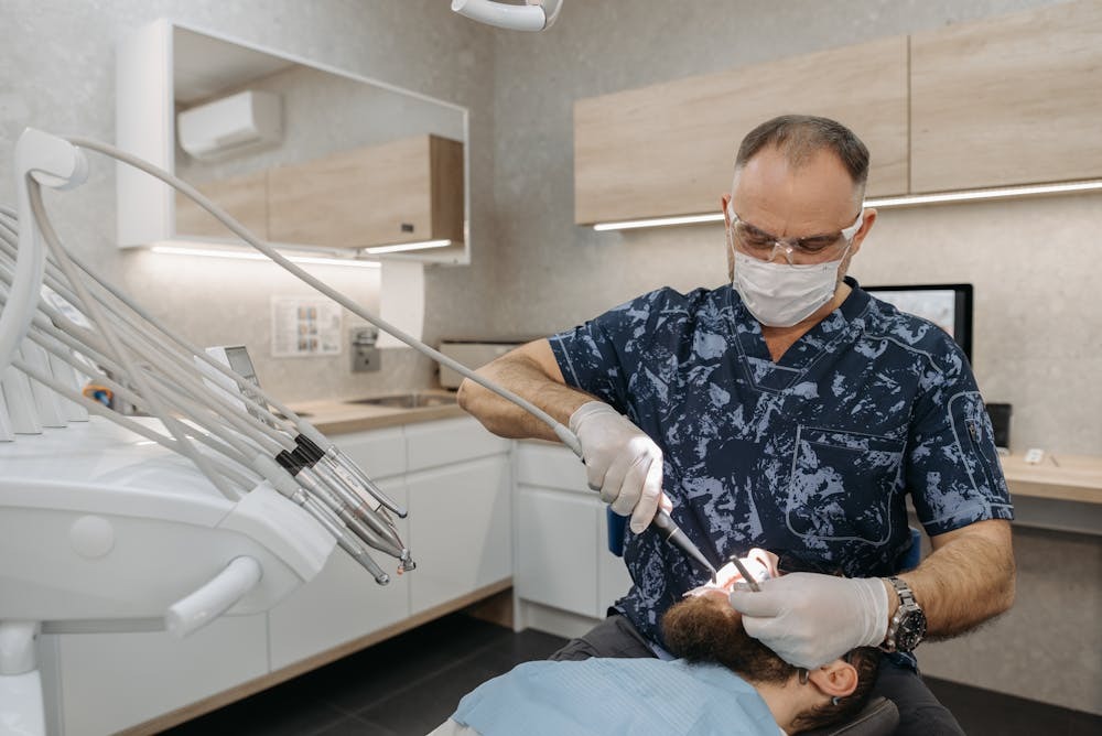 Faculdade de Odontologia: especializações e caminhos para crescer na carreira