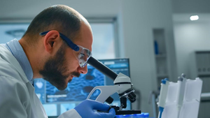 Quem gosta de natureza pode fazer faculdade de Biologia? Entenda o perfil do curso